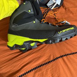 La sportiva boots for those linemen out there or tree cutters or hikers great deal $350 size 12