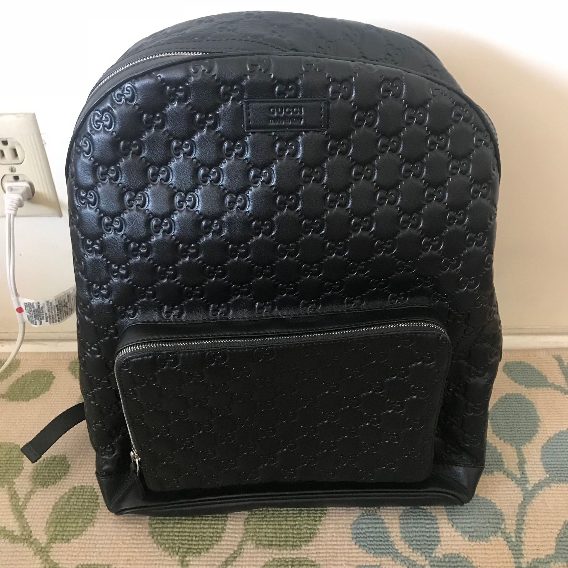 gucci leather signature backpack