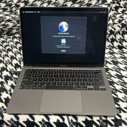 MacBook Air M1 (2020) – 8GB RAM – Excellent Condition