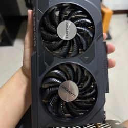 GIGABYTE GeForce RTX 4060 (really need to sell today willing to accept offers)