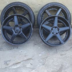 Rims 20" Only Serious Buyers Don't Waste My Time Two Rimbaud Good Condition Two Need To Be Fix Only One Tired Is Good
