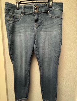 TORRID 18S  Jeans ( First at Fit skinny leg ) hi-rise ( West Seattle , Renton or Maple Valley )
