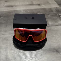 Oakley Sutros