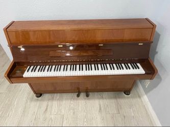 Samick Piano HHL02916