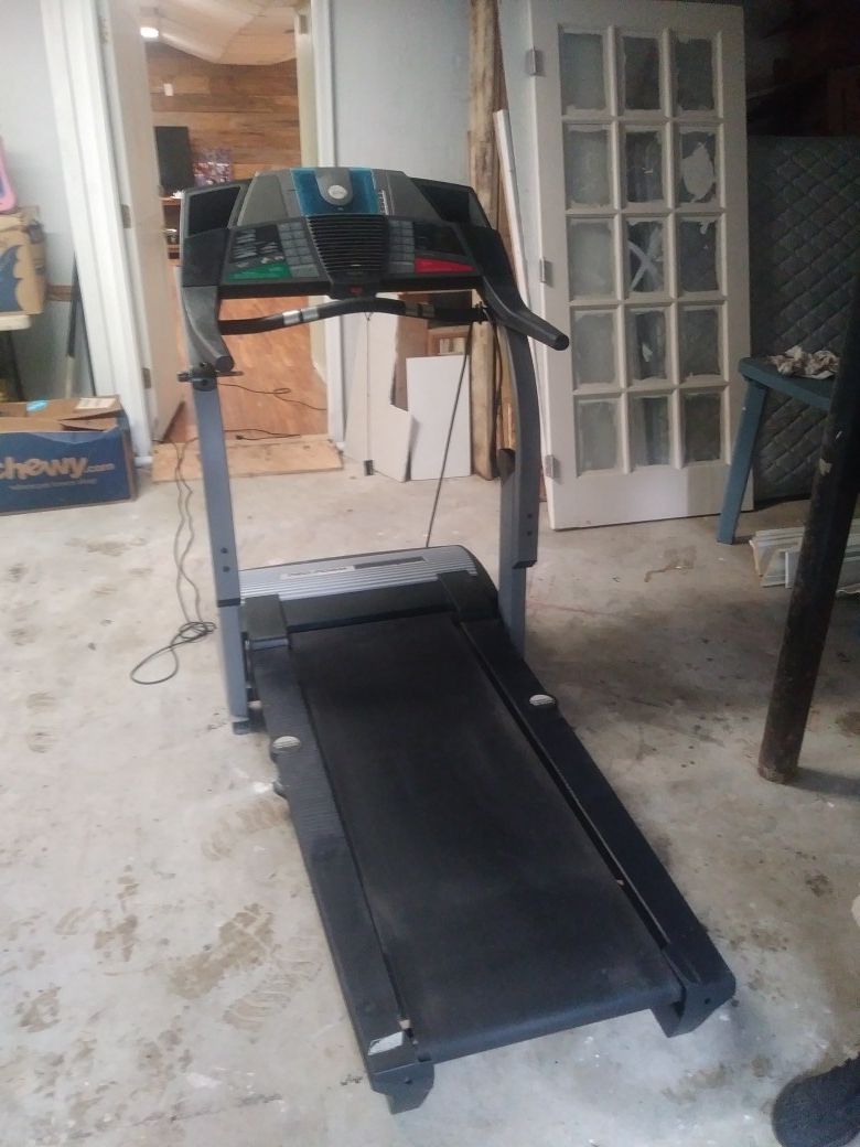 Pro form 765 CD interactive trainer treadmill