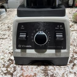 BRAND NEW Vitamix Series 750