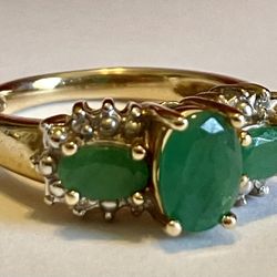 14K SOLID GOLD EMERALD GEMSTONES RING - 3g - Size 5 ‼️ Exquisite Beauty ‼️ See More UNIQUE & RARE Items Here ‼️ Price Is FIRM ‼️