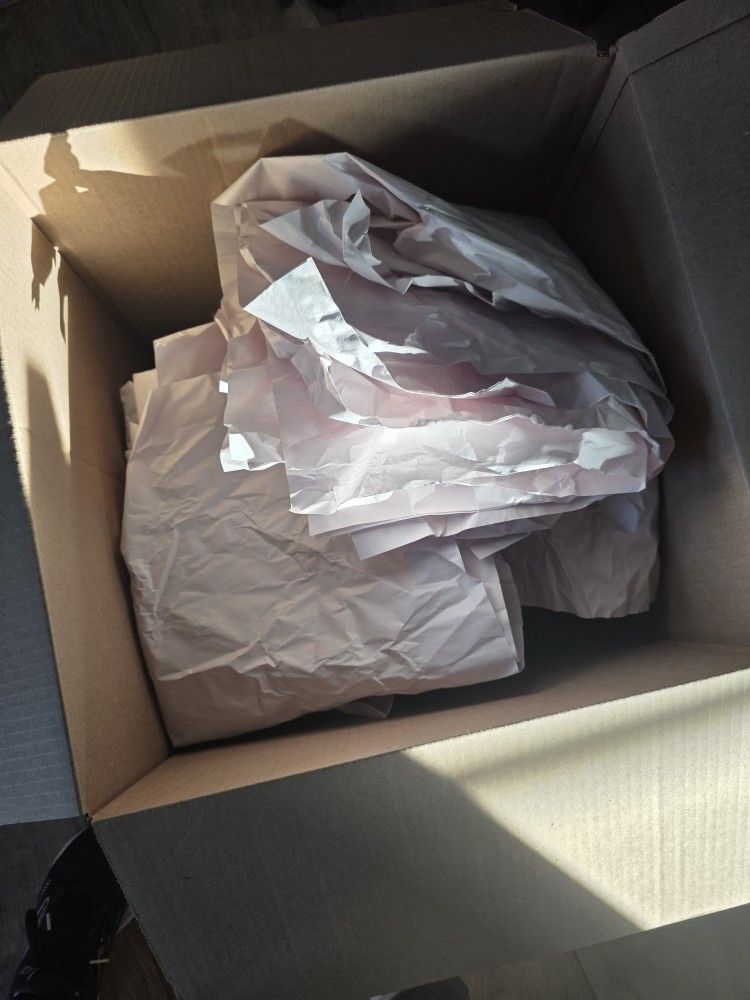Free Packing Paper and Box