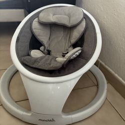 Munchkin Bluetooth Enabled Baby swing 