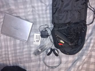 audiovox portable dvd player set