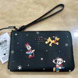 NWT Authentic 💯 Disney X Coach Corner Zip Wristlet With Holiday Print