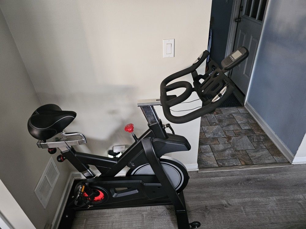 SUGIFT Exercise Bike Stationary Indoor Cycling Exercise Bike