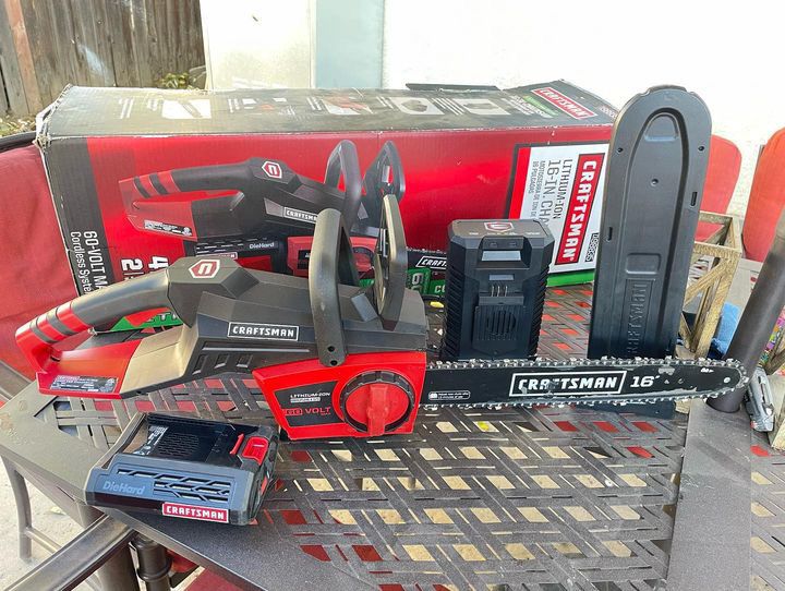 Craftsman 60v Chainsaw With Battery And Charger 