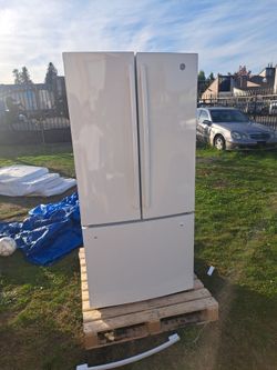 GE French Door Refrigerator White