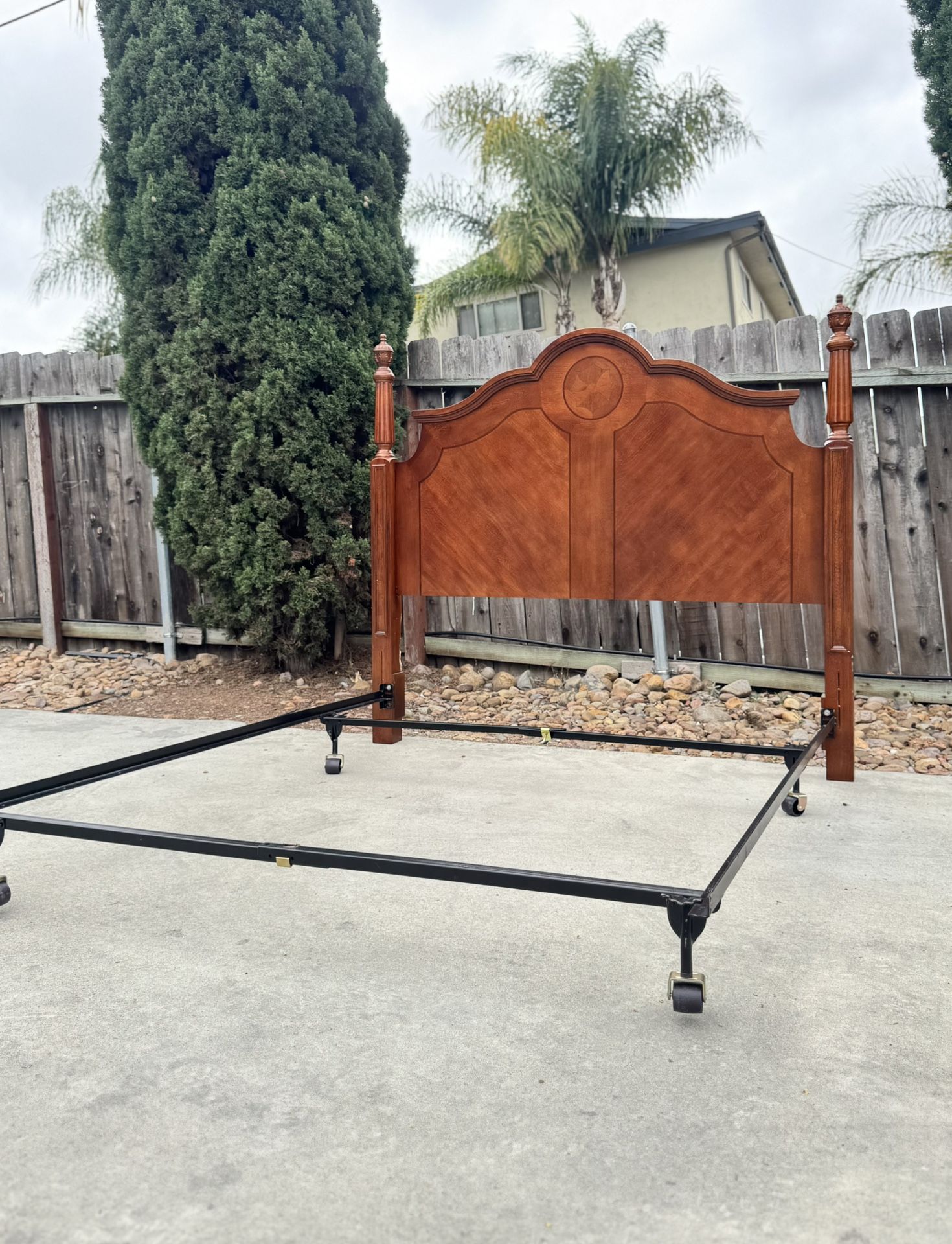 Queen Victorian Mahogany Headboard Bed Frame Bedroom Set