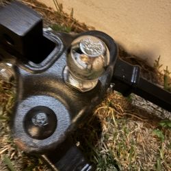 Tow Hitch Stabilizer