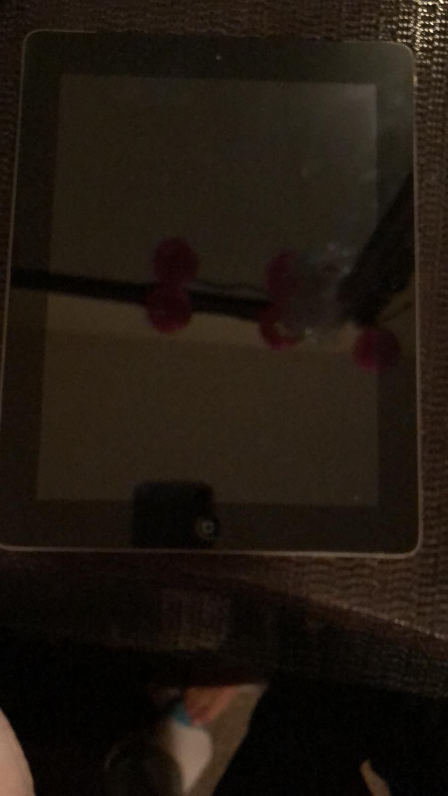 iPad 128 gb 4 generation works perfect