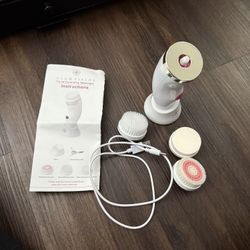 Electric facial cleansing brush