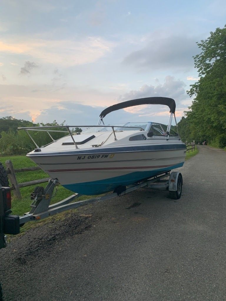 1986 Bayliner Capri Cuddy (boat and trailer included in the price)