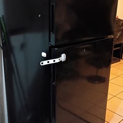 Amana Refrigerator