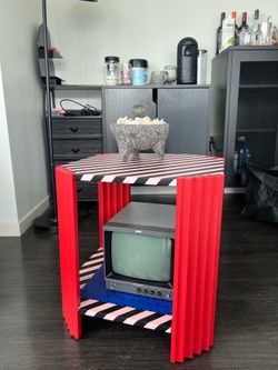 Coffee table artistic