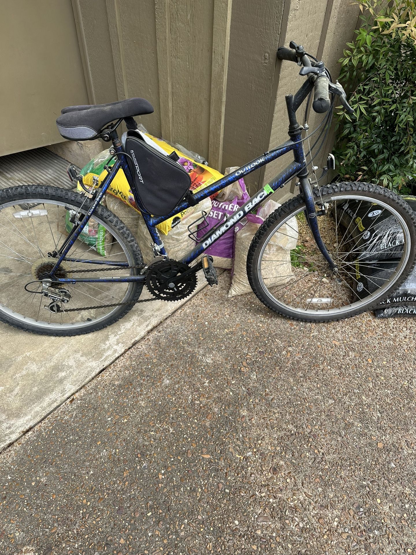Diamondback OUTLOOK bicycle