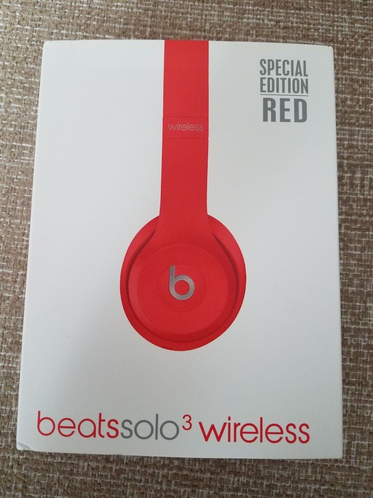 Beats Solo3 Wireless Headphones Red