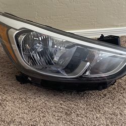 Factory OEM 2015-2017 Hyundai Accent Right Passenger Side Halogen Headlight