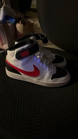 Nike Mid-Top Sneakers White Black Red