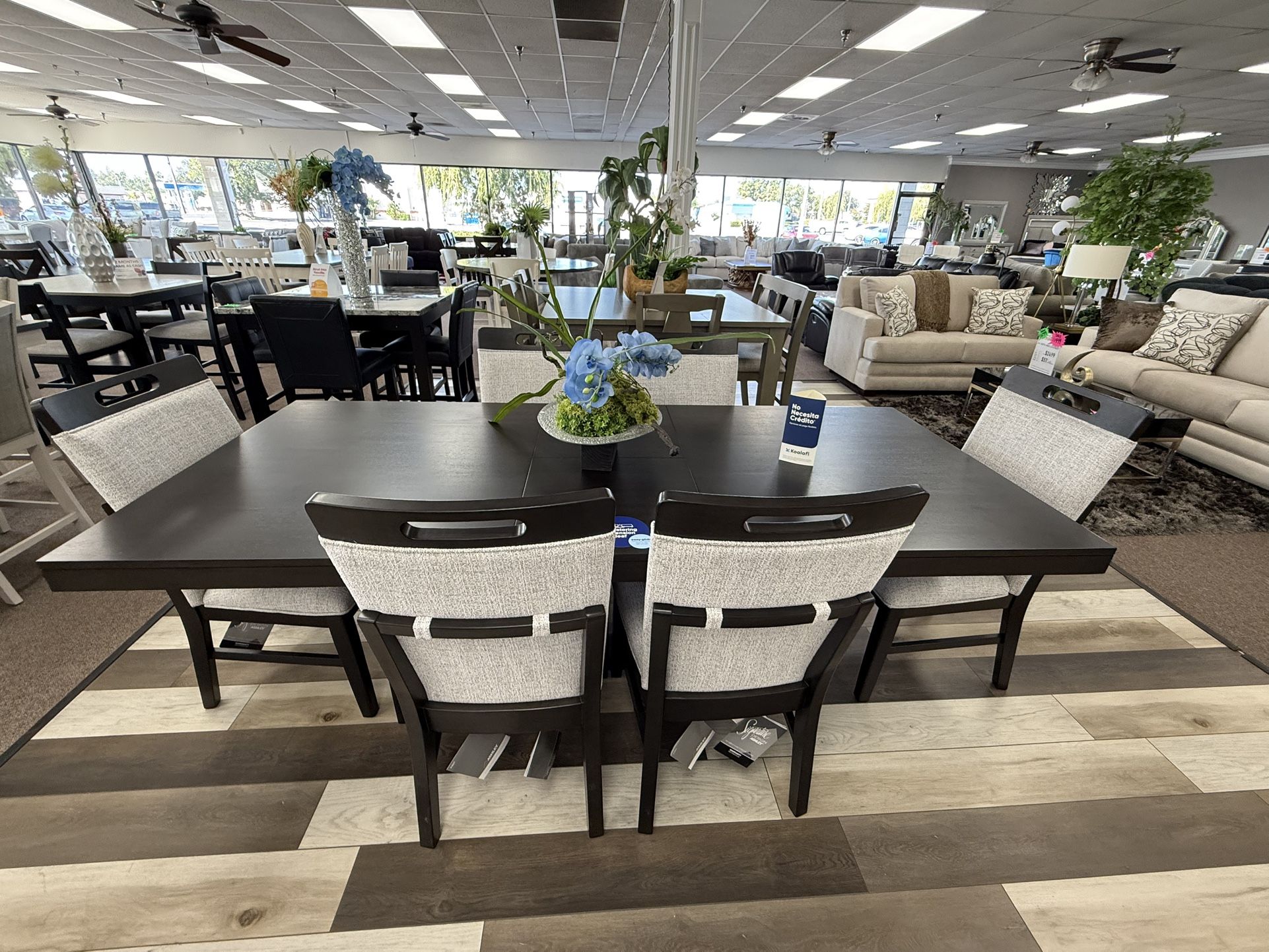 7 Pc Dining Table