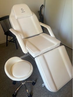 Luxmars tattoo bed