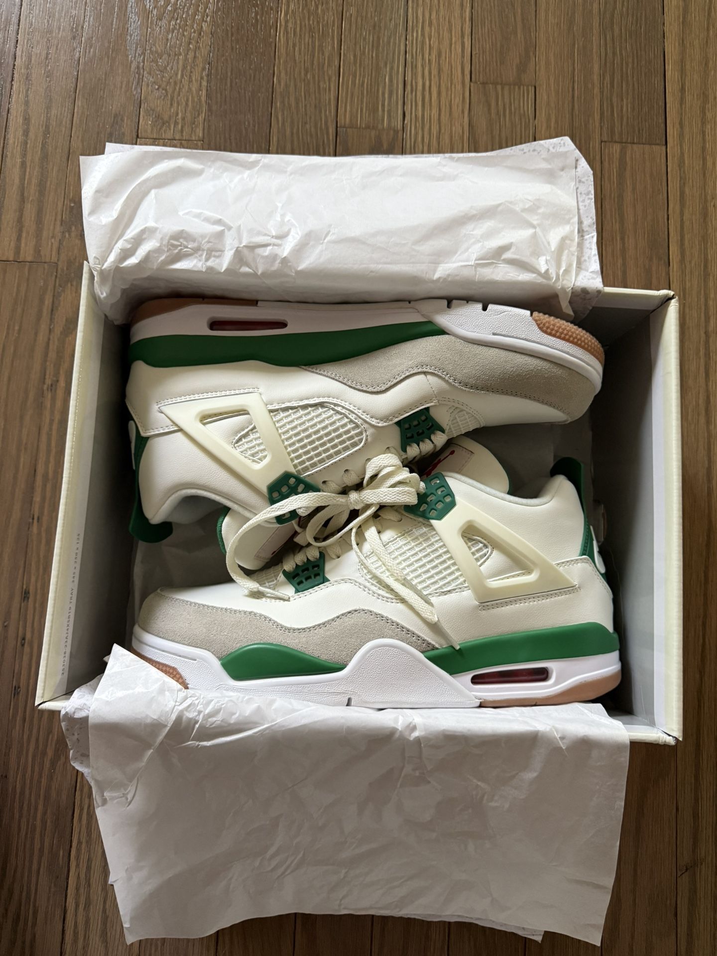 Jordan 4 SB Pine Green