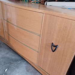 Vintage Mid-century Modern Credenza 