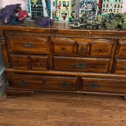 Dresser With Mirror