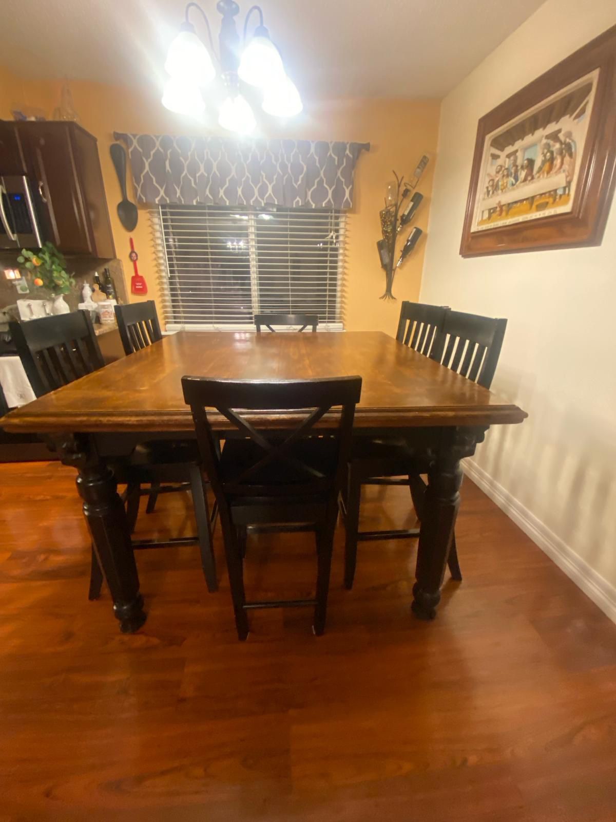 Dining Table Whit 6 Chairs 
