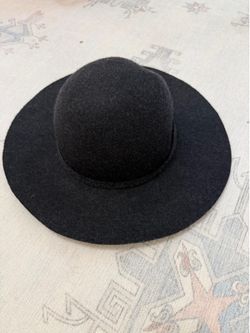 Woman’s Hat