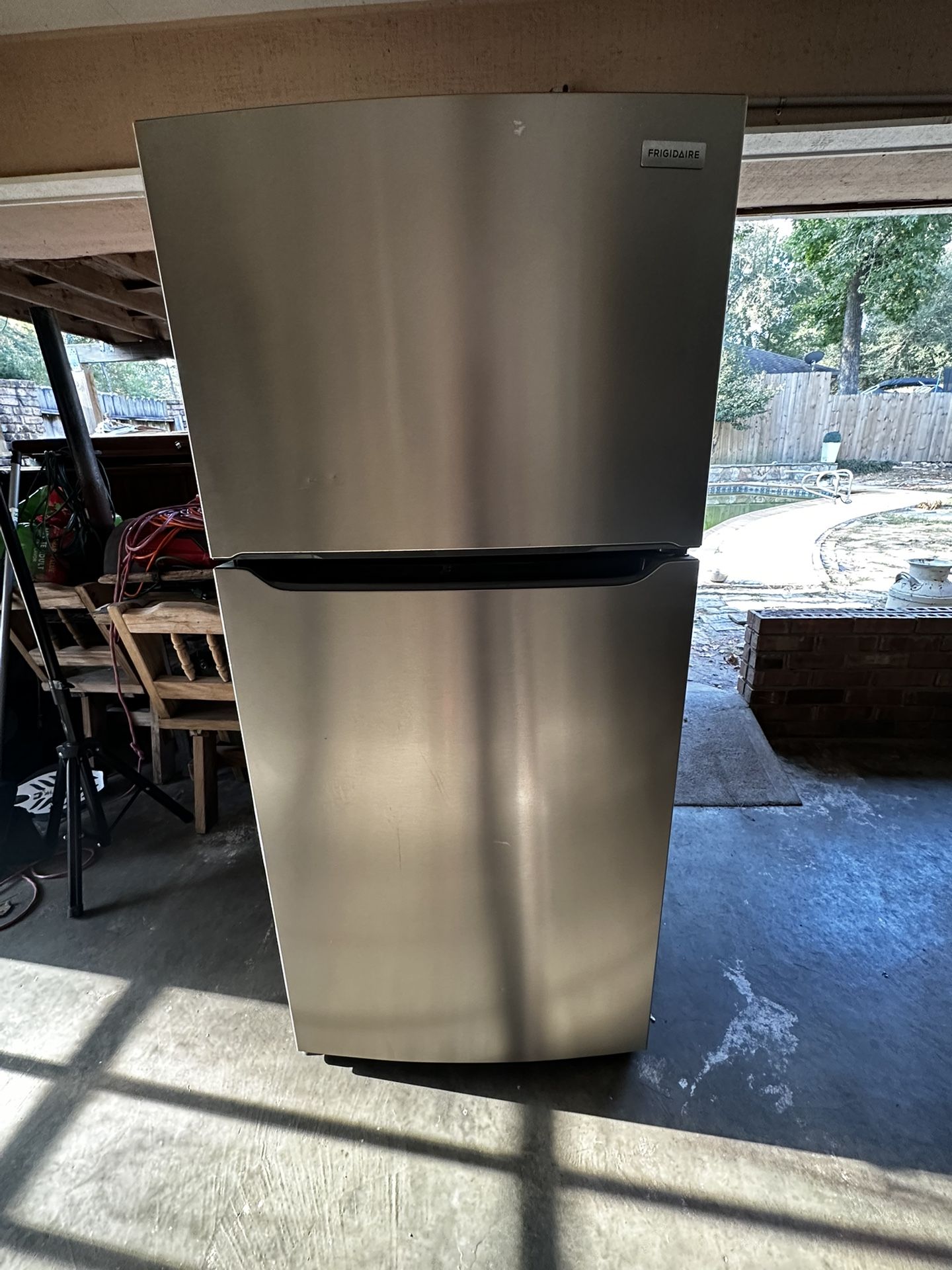 Frigidaire Refrigerator 