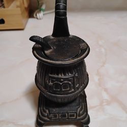 Vintage Pot Belly Stove Diecast Oven