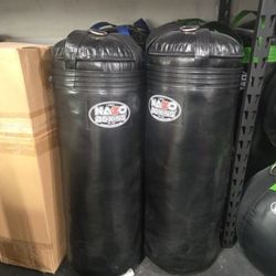 135 Pound Punching Bag Boxing Heavy Bag Brand New 4ft
