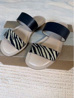 Miss Lola Sandals Size 6.5