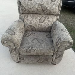 Paisley Pattern Recliner Chair 
