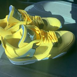 Retro Jordan 4’s