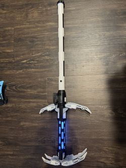 Disney Star Wars: The Last Jedi First Order Judicial Stormtrooper Laser Axe. 