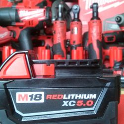 MILWAUKEE M18 RED LITHIUM 5.0AH BATTERY NEW EACH BATTERY POR CADA UNA BATERIA 