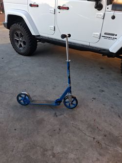 Blue razor scooter