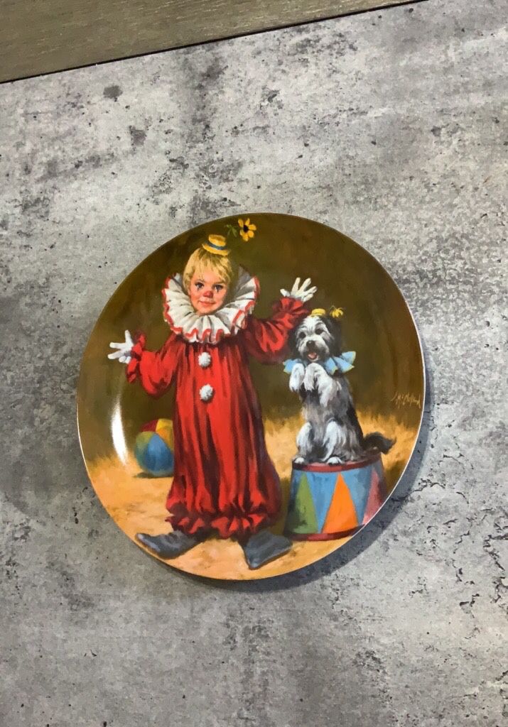 Brand new collector plate , home decor “ TOMMY THE CLOWN “