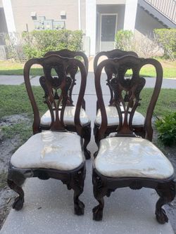 Great condition big oak table