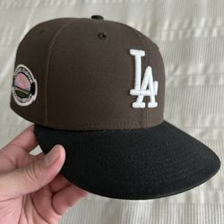 Dodgers Fitted Size 7 Two-tone