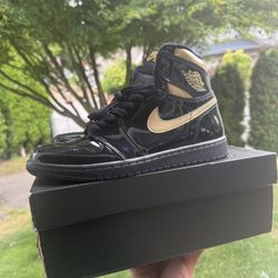 Nike Air Jordan 1 Retro High OG Metallic Black Gold Mens Size 8 