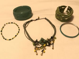 Green jewelry lot